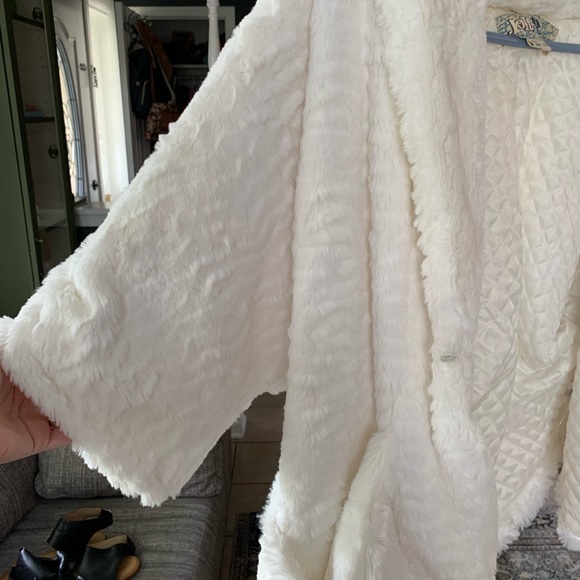 Jolt soft faux fur coat - Picture 3 of 3